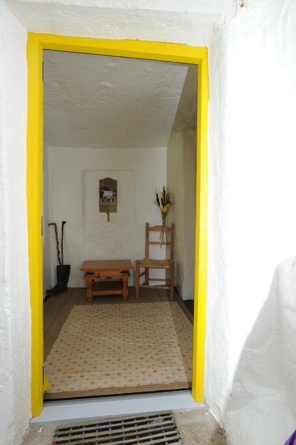 Yellow Cottage, Doolin Knockfin Cross Roads Luaran gambar