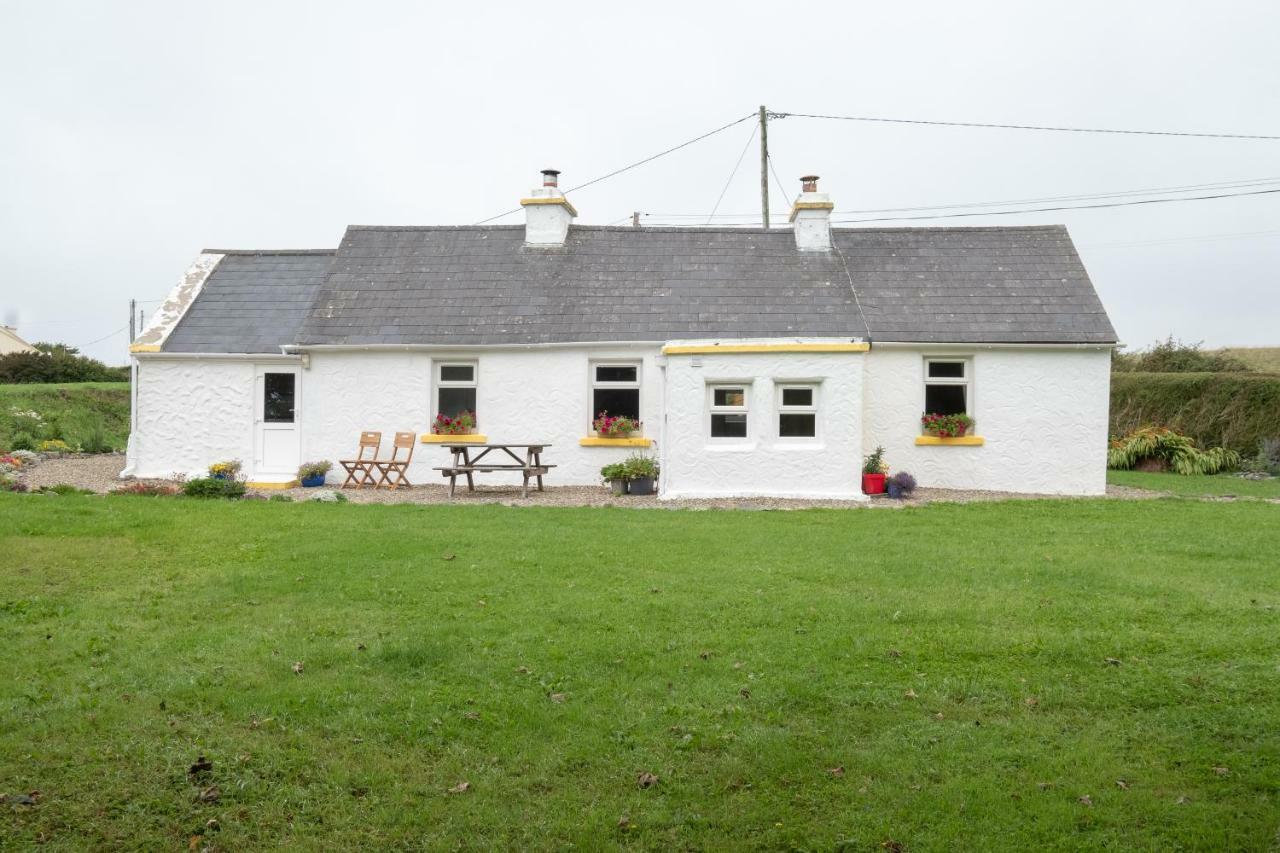 Yellow Cottage, Doolin Knockfin Cross Roads Luaran gambar