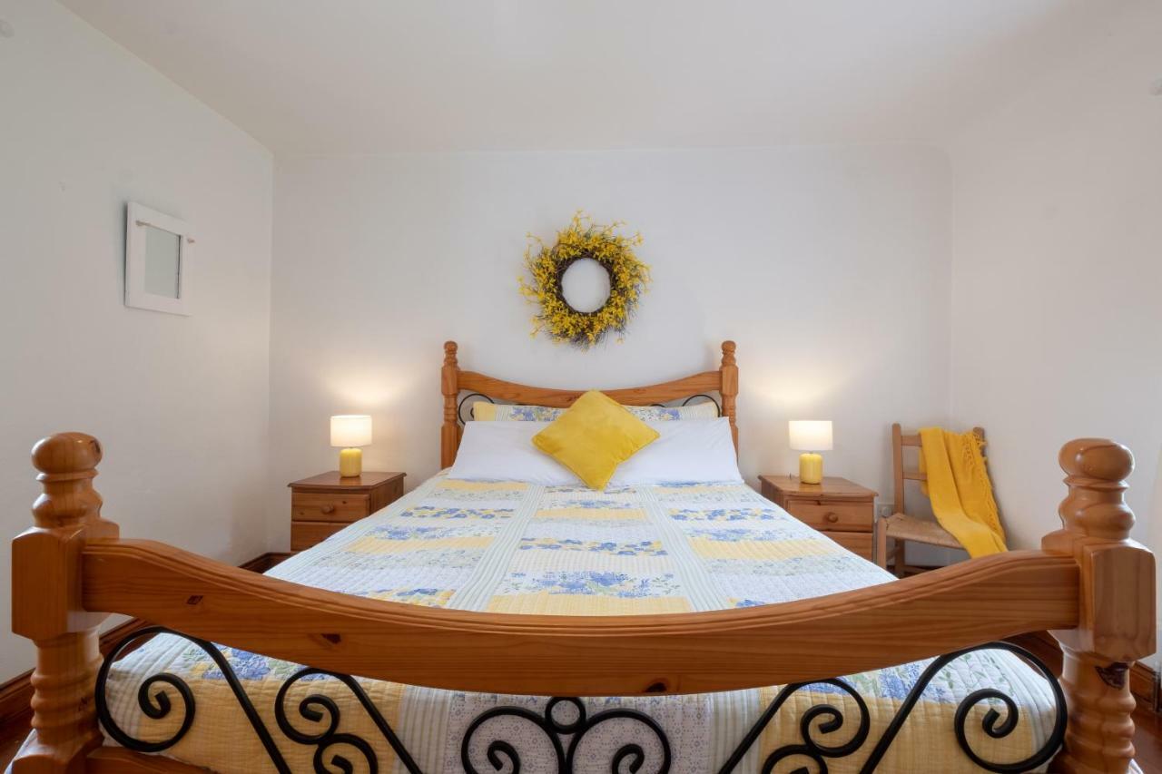Yellow Cottage, Doolin Knockfin Cross Roads Luaran gambar